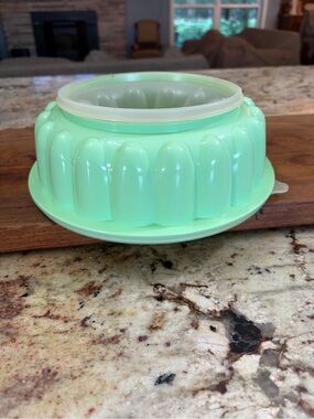 Vintage Tupperware Mint Green Silicone Bundt Cake Mold